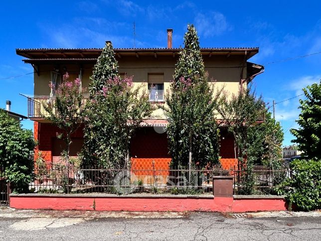 Casa indipendente in residenziale in Via Canale della Botte 75