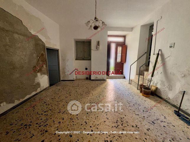 Casa indipendente in residenziale in Via Cartagine 12