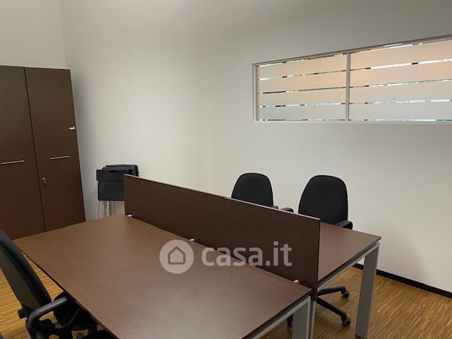 Ufficio in commerciale in