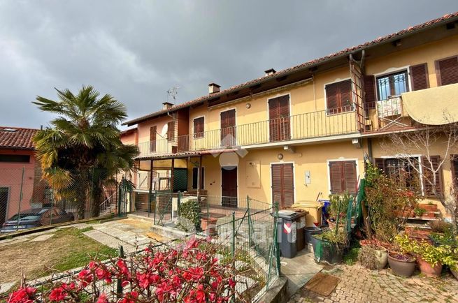 Casa bi/trifamiliare in residenziale in Vicolo dei Fiori 9