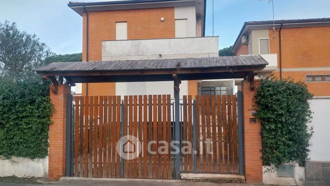 Casa bi/trifamiliare in residenziale in Traversa 6 Sinistra 1