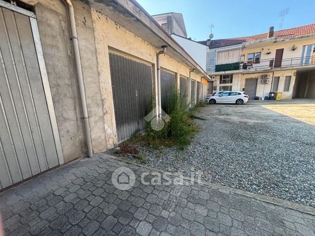 Garage/posto auto in residenziale in Corso G. Ferraris 35