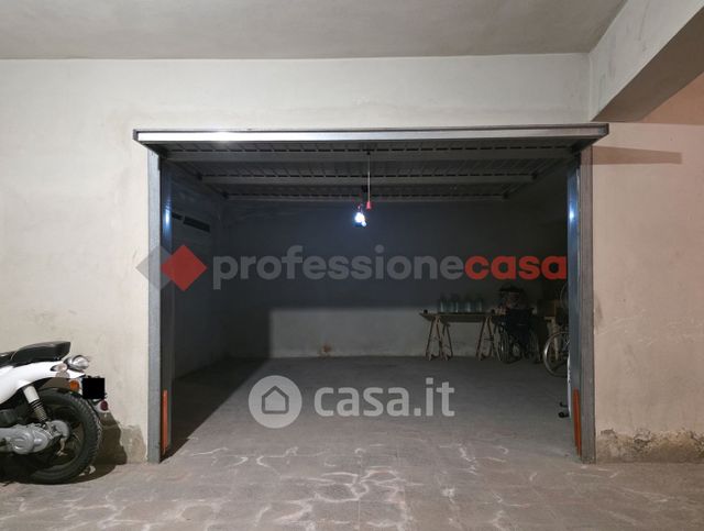 Box/posto auto in residenziale in Via Tre Monti 31