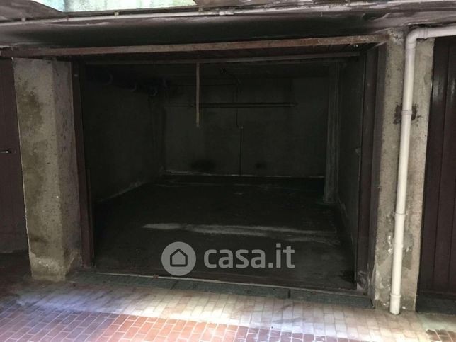 Box/posto auto in residenziale in Via Anfiteatro 13