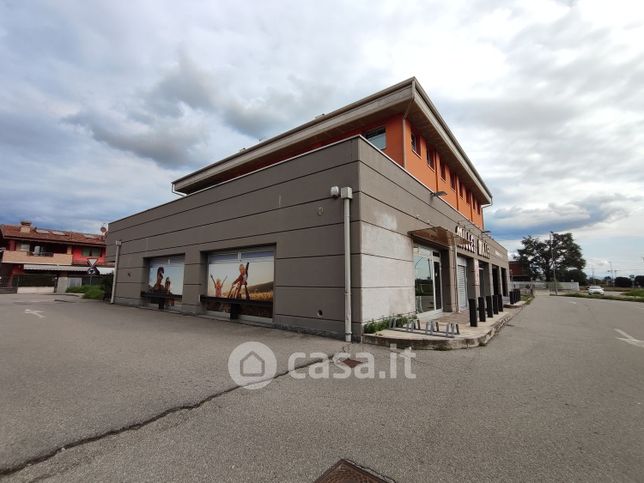 Garage/posto auto in residenziale in Via Roma