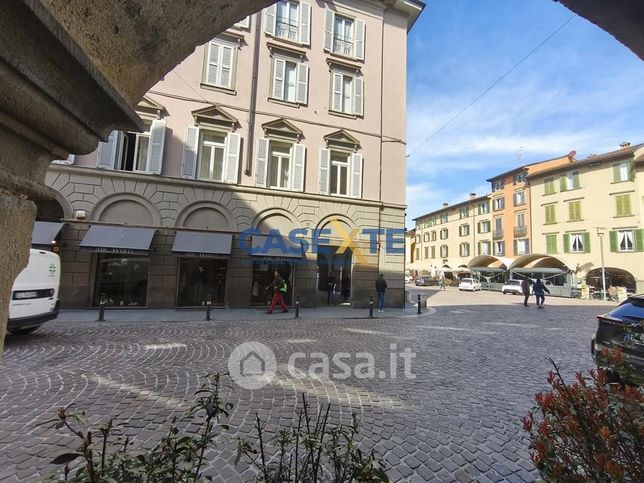 Appartamento in residenziale in Piazza Pontida 1