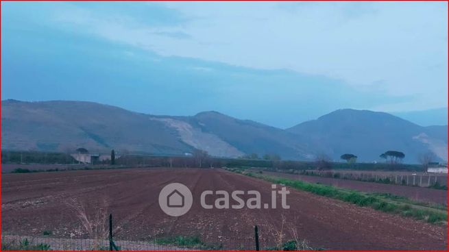 Terreno agricolo in commerciale in 