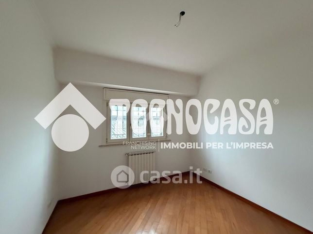 Ufficio in commerciale in Via Pontina Vecchia 53