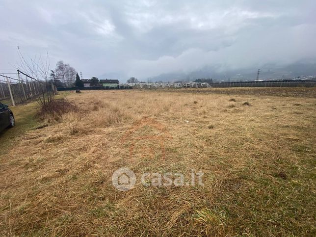 Terreno agricolo in commerciale in 