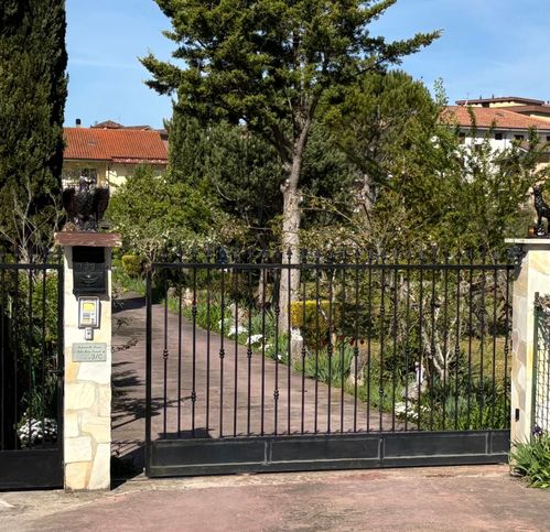Casa indipendente in residenziale in Via Le Piane