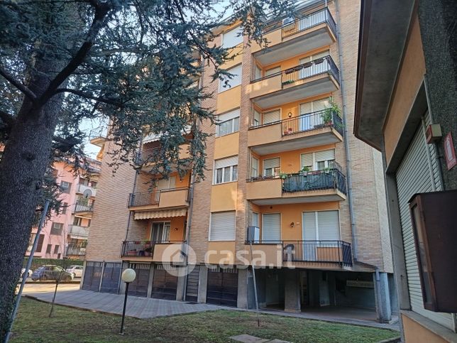 Appartamento in residenziale in Viale Pasubio 9