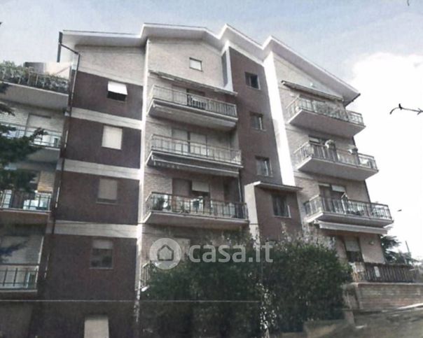 Appartamento in residenziale in Via Ancona 33
