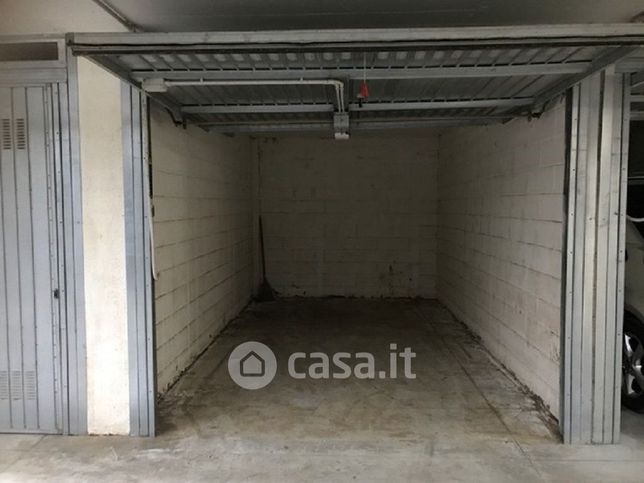 Box/posto auto in residenziale in Via Antella 2 /B