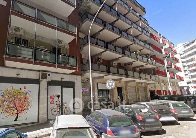Capannone in commerciale in 