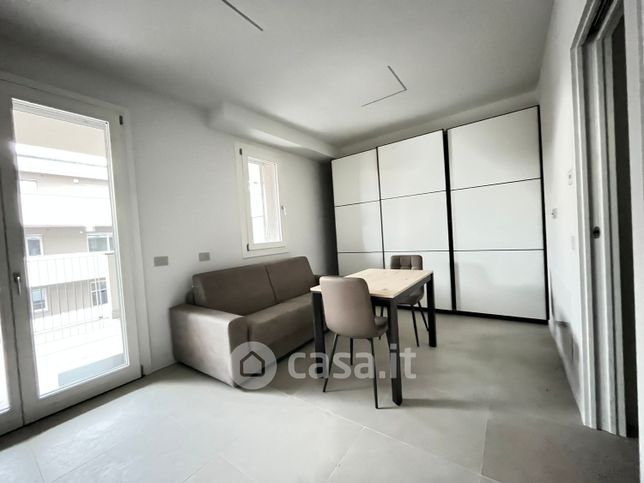 Appartamento in residenziale in Via Pizzo Recastello 31