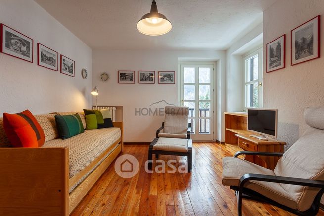 Appartamento in residenziale in Via Rue F. Magni 15 A