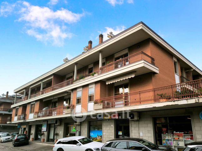 Appartamento in residenziale in Via Giosuè Carducci 11