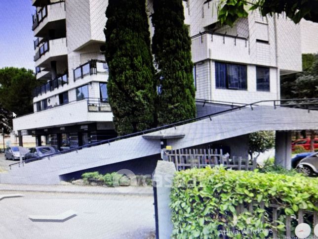 Ufficio in commerciale in Via Fellini 13