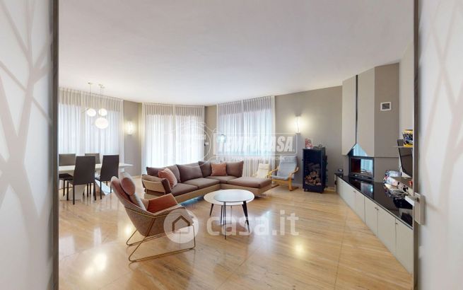 Appartamento in residenziale in Via Varese 5