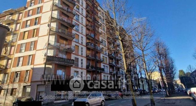 Appartamento in residenziale in Viale Mario Parini 8