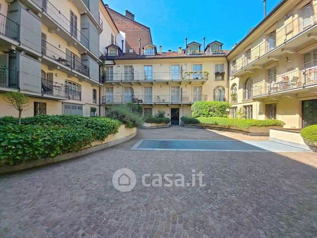 Appartamento in residenziale in Via Michele Buniva 11