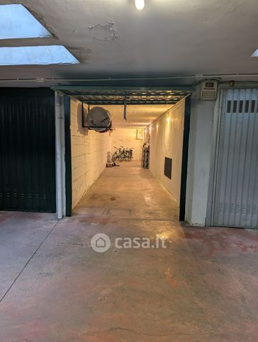 Box/posto auto in residenziale in Via Magenta 202