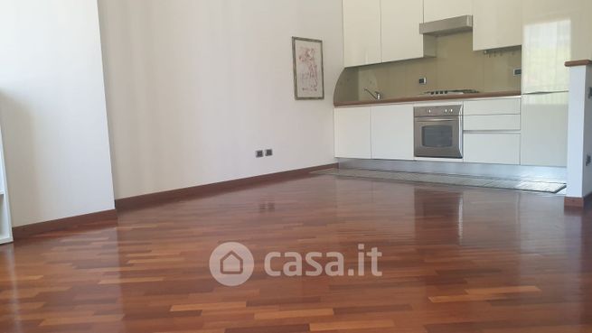 Appartamento in residenziale in Via Federico Confalonieri 25