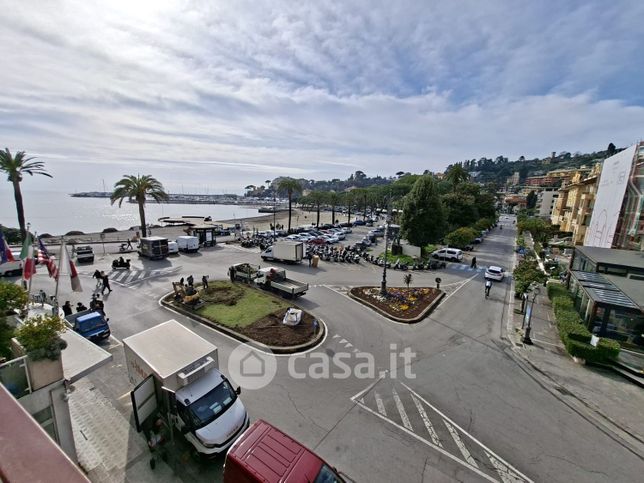 Appartamento in residenziale in Piazza IV Novembre