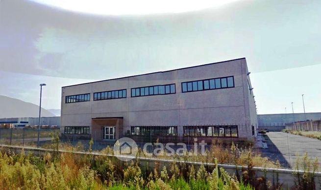 Capannone in commerciale in Via Boscofangone