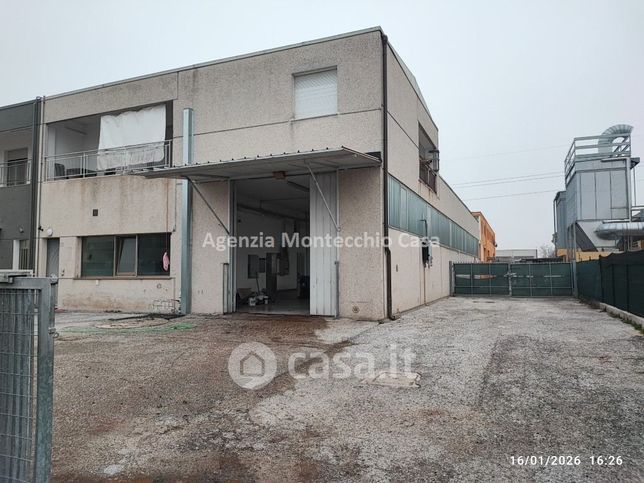 Capannone in commerciale in Via Divisione Legnano