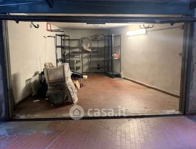 Box/posto auto in residenziale in Via Pordenone 13
