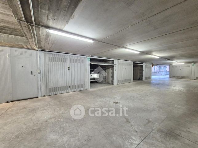 Box/posto auto in residenziale in Via Ermenegildo Trucco 20