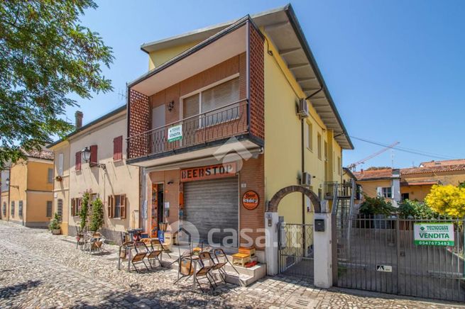 Appartamento in residenziale in Piazza delle Conserve 16
