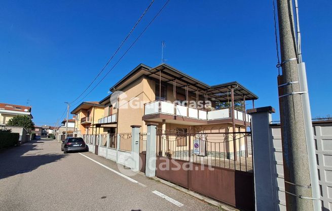 Appartamento in residenziale in Via Ugo Foscolo 7