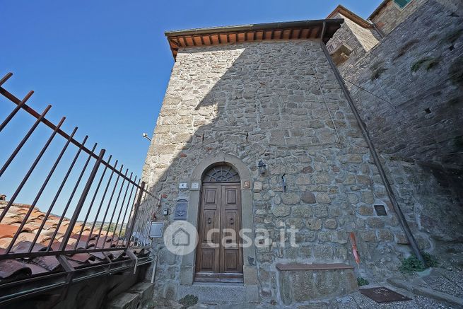 Casa indipendente in residenziale in Via Carolina