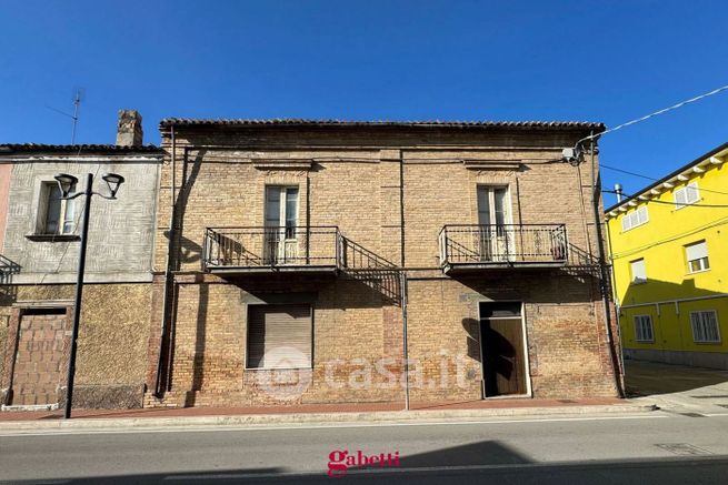 Casa indipendente in residenziale in Via Duca degli Abruzzi 31