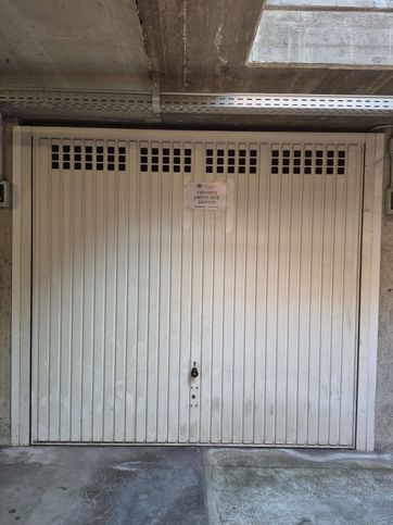 Box/posto auto in residenziale in Viale Vincenzo Lancetti 48