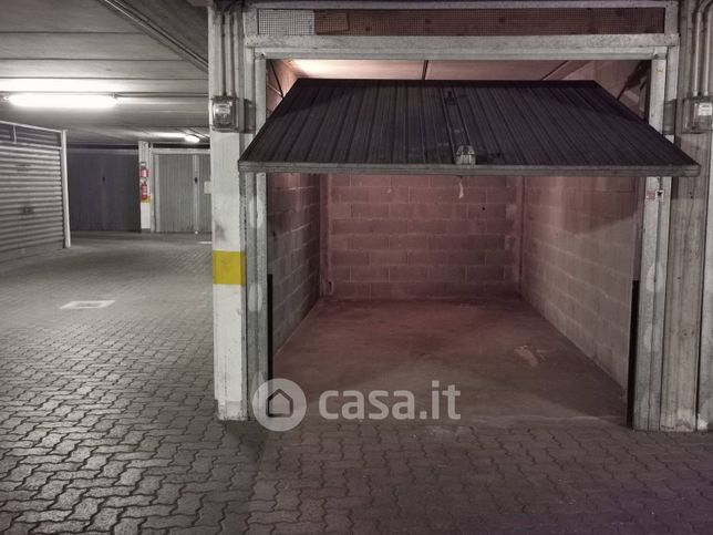 Box/posto auto in residenziale in Via Quart 7