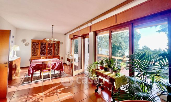 Villa in residenziale in Via della Costa 9