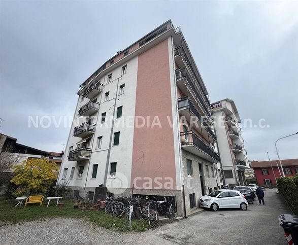 Appartamento in residenziale in Viale Valganna