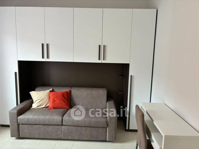Appartamento in residenziale in Via Puricelli Guerra 74