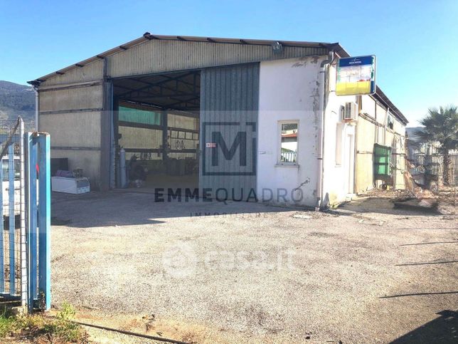 Capannone in commerciale in Via Croce di San Silviano