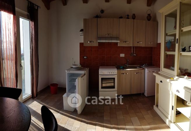 Casa bi/trifamiliare in residenziale in Via del Monte 41