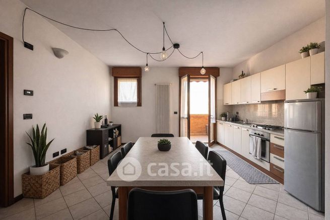 Appartamento in residenziale in Via Alfredo Pitteri 7
