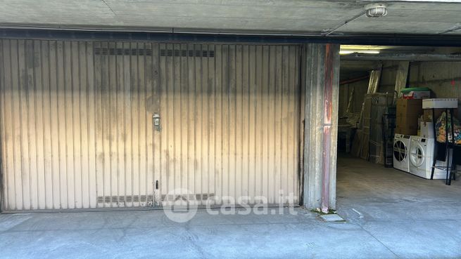 Box/posto auto in residenziale in Via Cadore 132