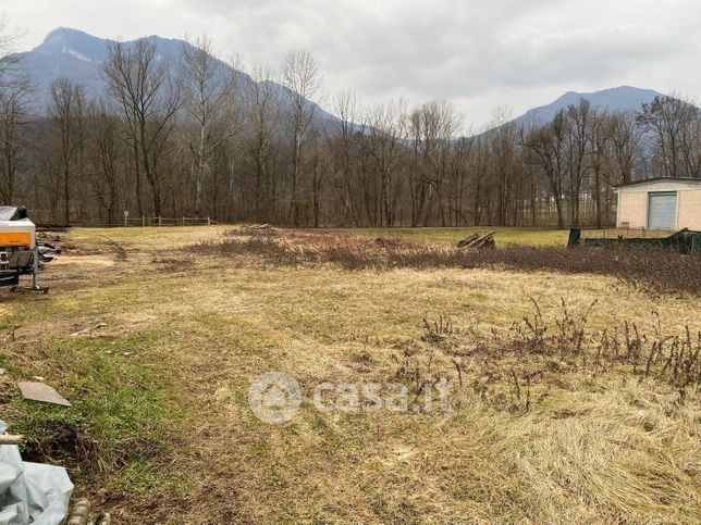 Terreno agricolo in commerciale in Via Alessandro Manzoni