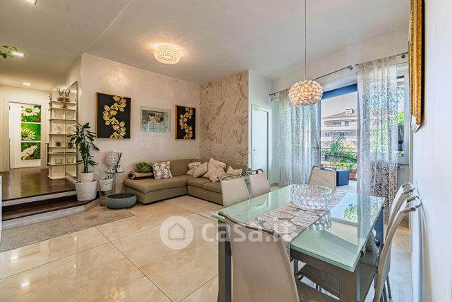 Appartamento in residenziale in Via Roccaporena 32