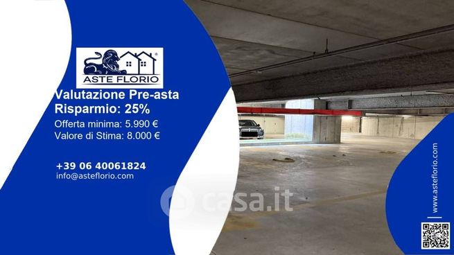 Box/posto auto in residenziale in Piazzale Guglielmo Marconi 7