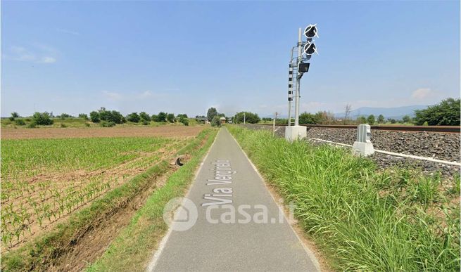 Terreno agricolo in commerciale in Via Cavezzo