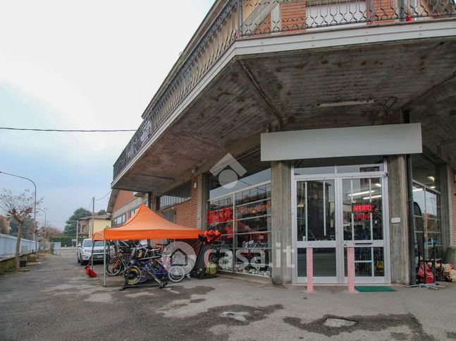 Ufficio in commerciale in Viale Magenta